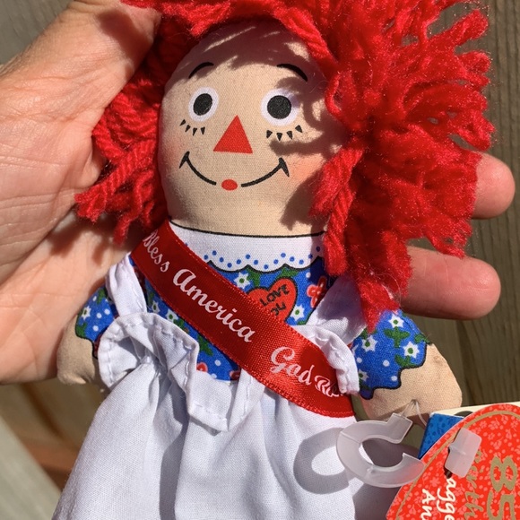 Raggedy Ann doll 85th anniversary - Picture 9 of 11